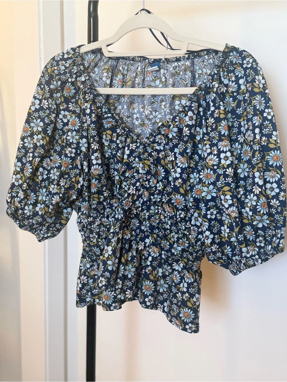 Old Navy Blue Floral Puff-Sleeve Smocked Peplum Top Size M